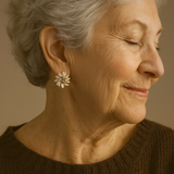 Náušnice vzacne opalovymi okvetnimi listky zlatu