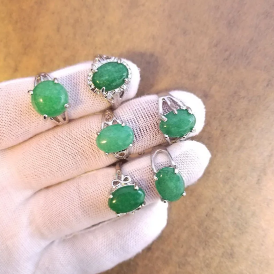 Sada přírodního prstenu kamene