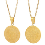 Náhrdelník o kulatym přívěskem tvaru