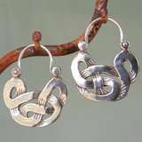 Náušnice cinoveho kovu geometricke