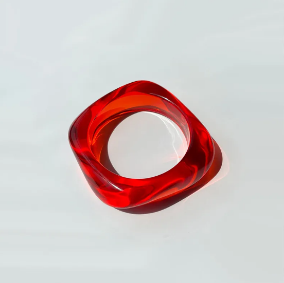 Náramek akrylu barevny ctvercovy