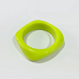 Náramek akrylu barevny ctvercovy