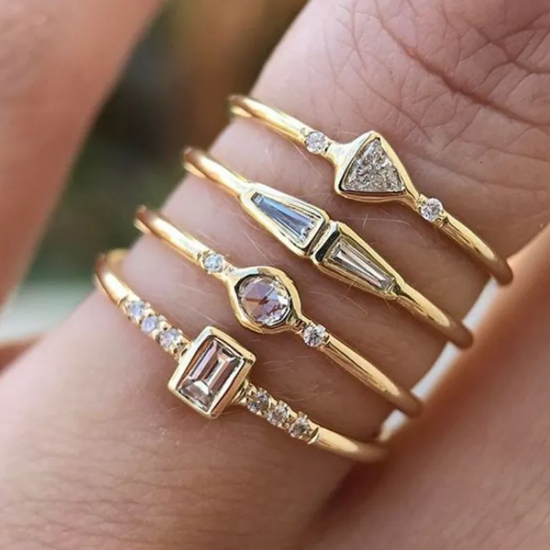 Prsten zirkonovy ctyrmi ctvercovy diamanty