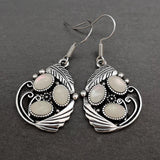 Náušnice bileho kamene